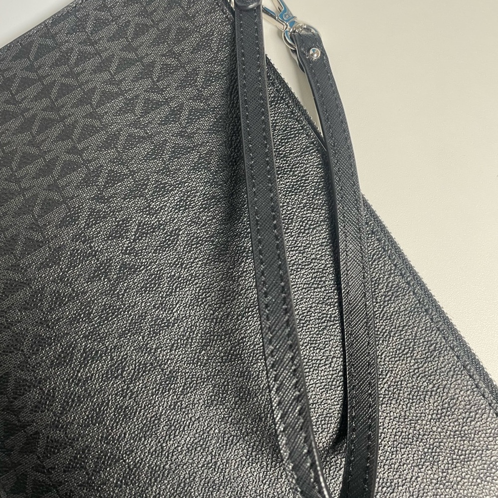 Michael Kors Black with Matching Pouch Signature Tote - Picture 12 of 17